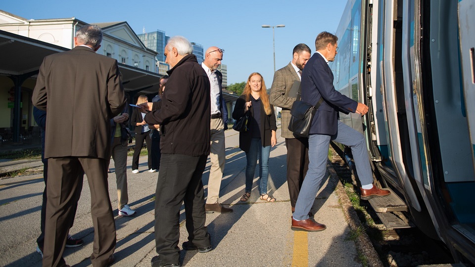Petrol del prvega brezogljičnega dogodka v Sloveniji_Javni prevoz
