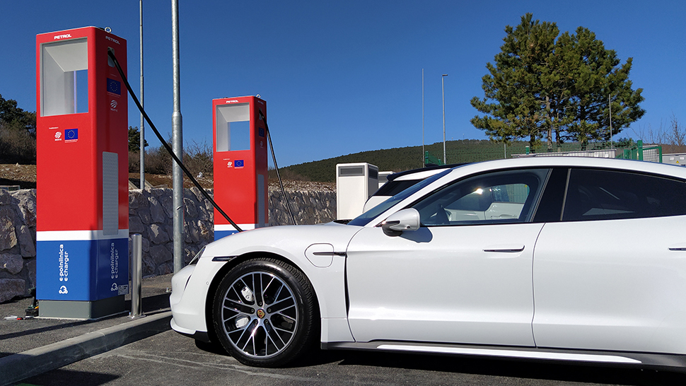 A pilot network of 222 fast and 30 ultra-fast charging stations