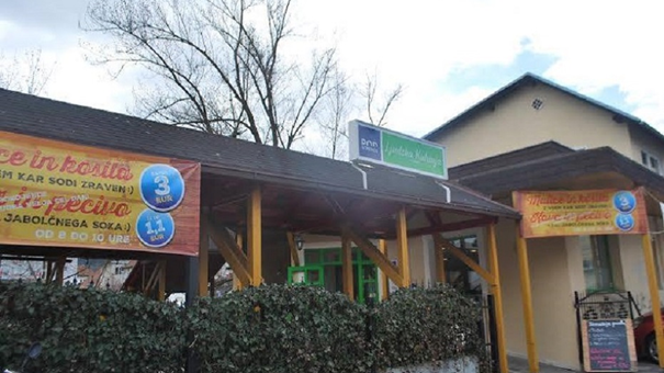 Ljudska kuhinja Pod strehco na Zaloški 42 v Ljubljani