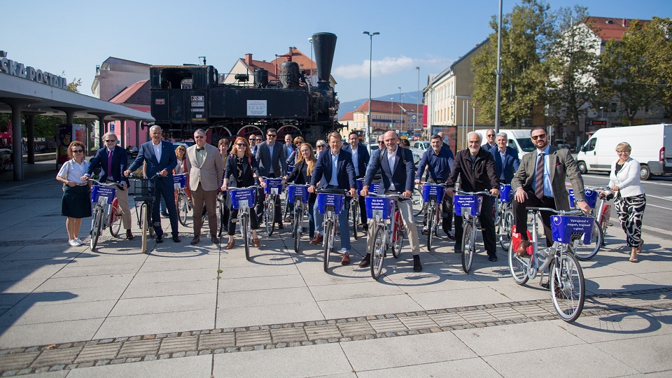 Petrol del prvega brezogljičnega dogodka v Sloveniji_s kolesom do dogodka