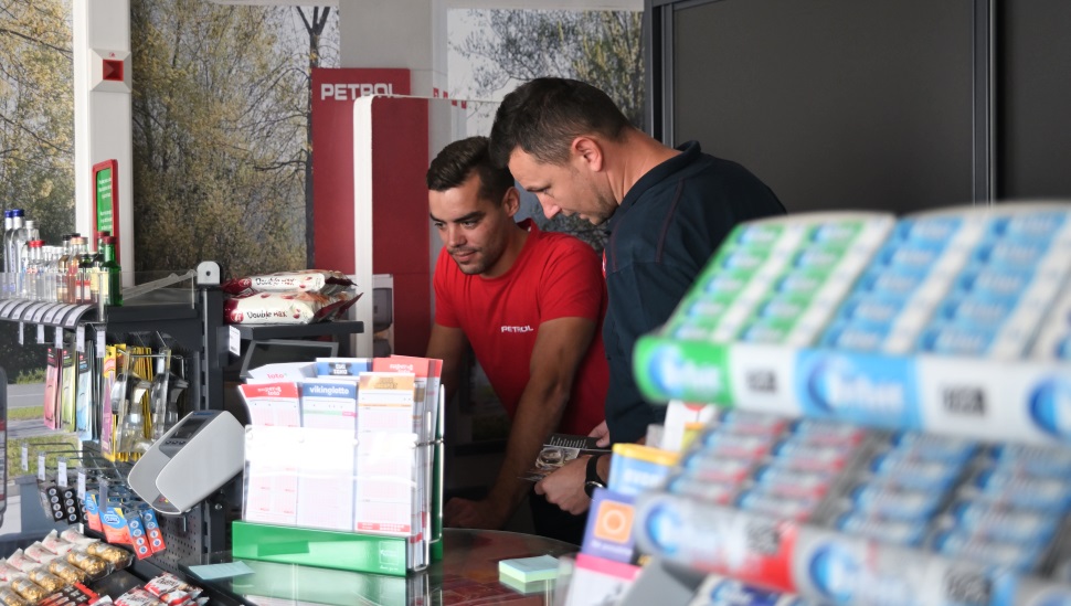 Praktično usposabljanje v Petrolovih učnih centrih in družini prijazno podjetje