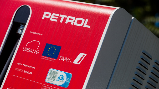 Petrol kmalu z 200 električnimi polnilnicami in svojo prvo ultra-hitro polnilnico